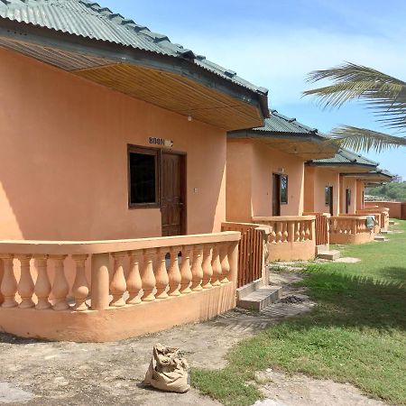 Comfort Beach Resort Biriwa Exterior foto