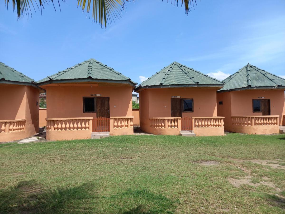 Comfort Beach Resort Biriwa Exterior foto