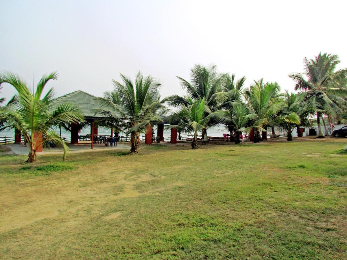Comfort Beach Resort Biriwa Exterior foto